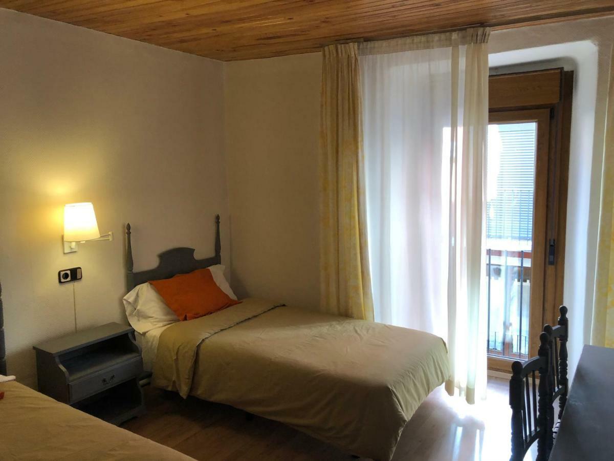 Hostal Di Verena Puigcerdà Eksteriør billede