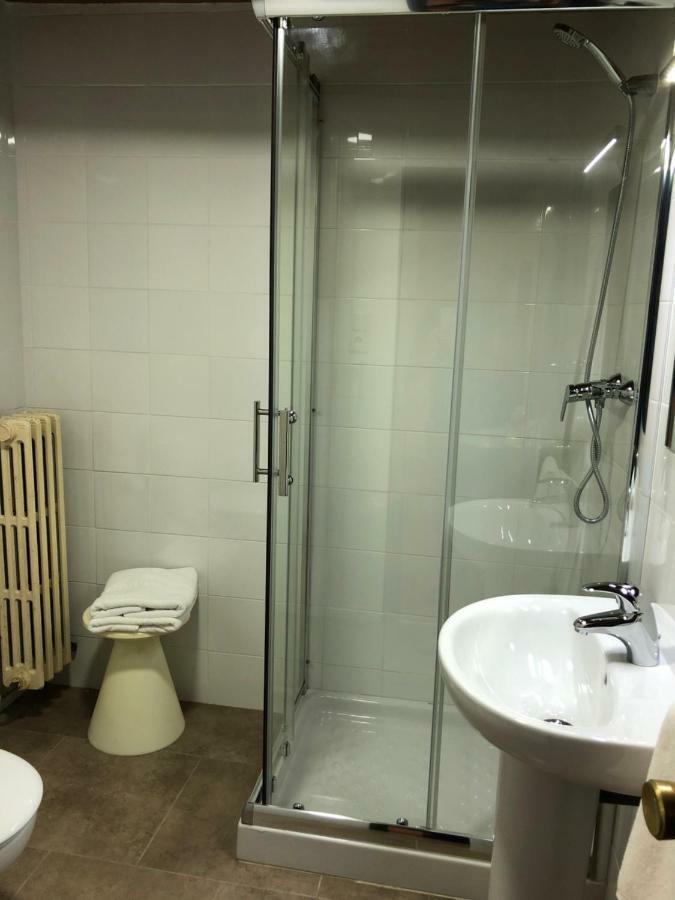 Hostal Di Verena Puigcerdà Eksteriør billede