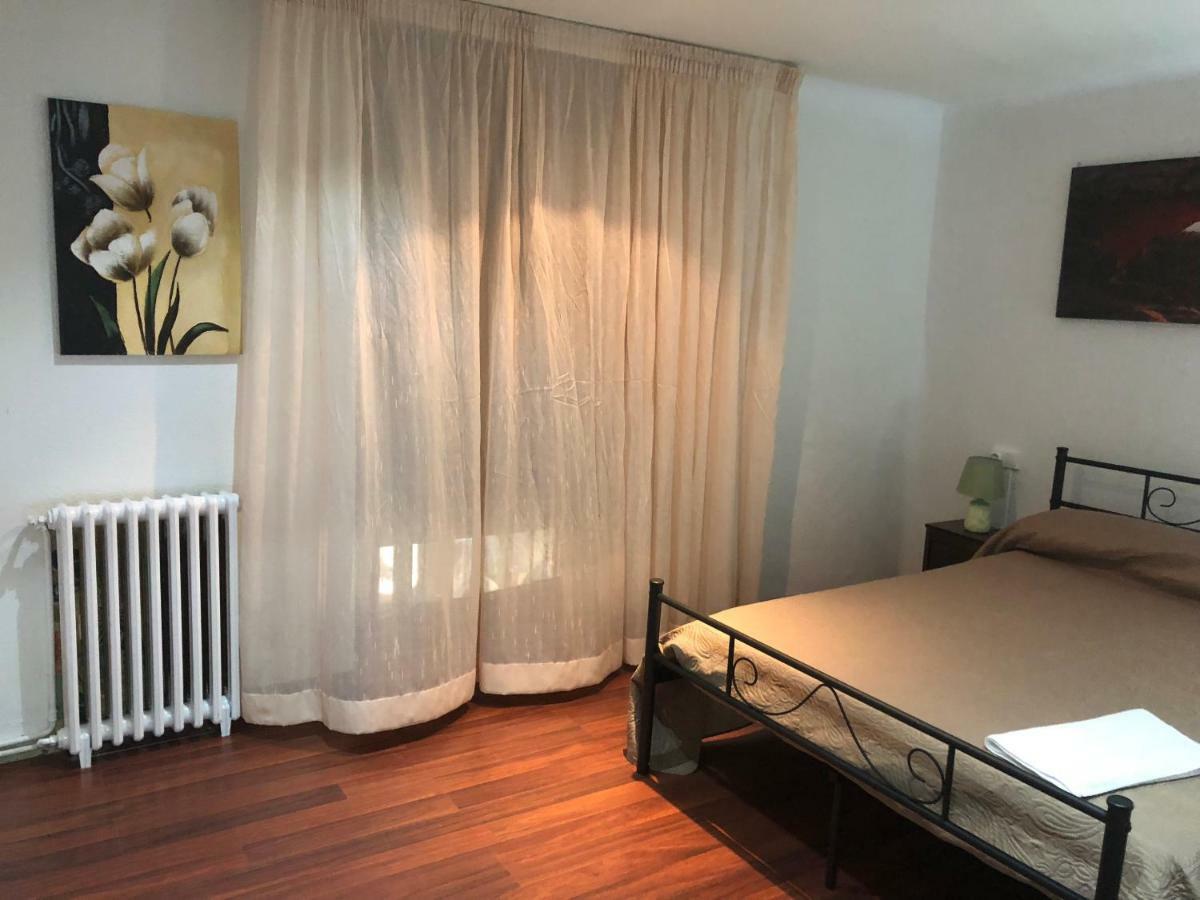 Hostal Di Verena Puigcerdà Eksteriør billede